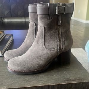 Trask Madison Waterproof Boot in Gray Suede, Size 6.5 M No box